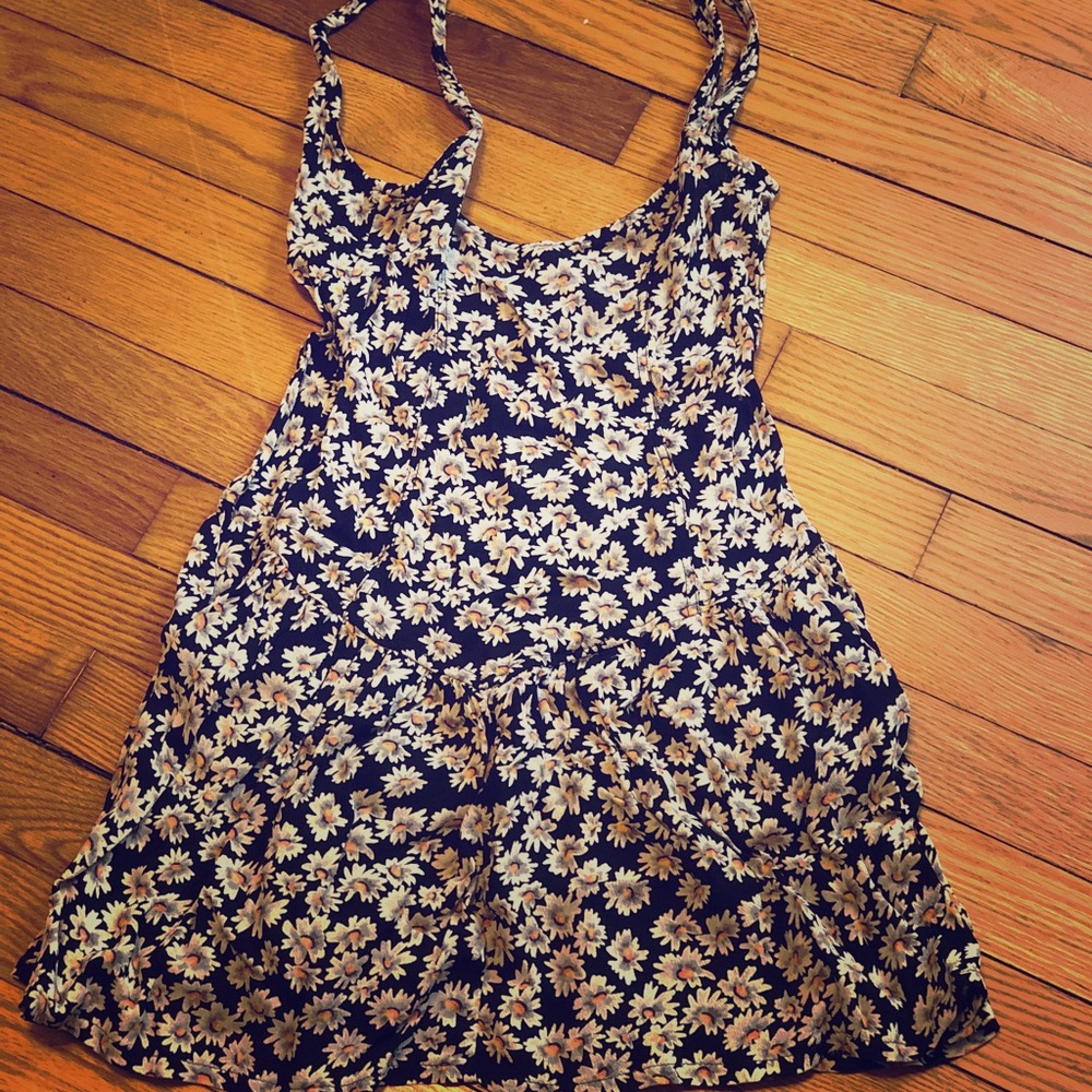 Brandy Melville sundress!🌻